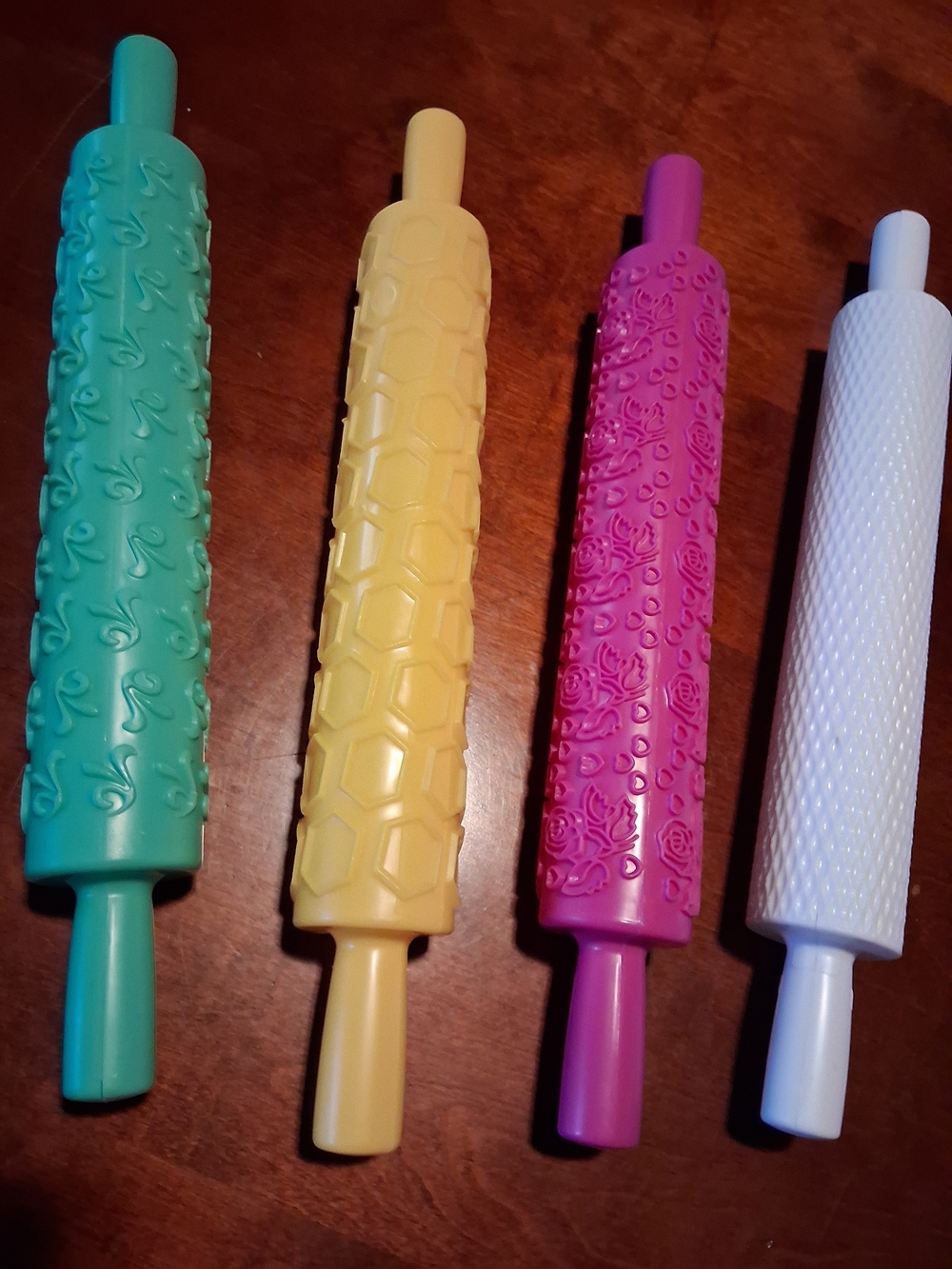 Set Of 4 Textured Rolling Pins- Green, Yellow, Pink, White